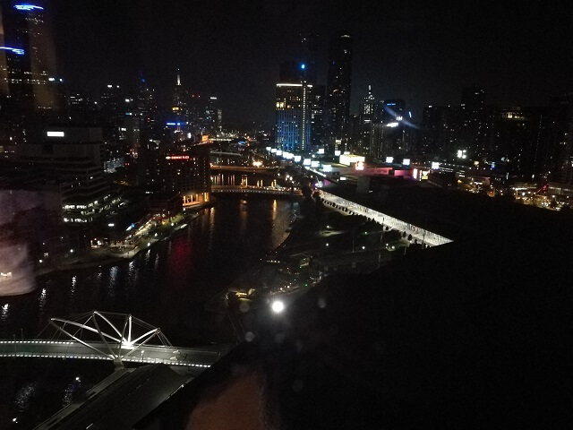 メルボルンのパンパシフィックホテルから見た夜景