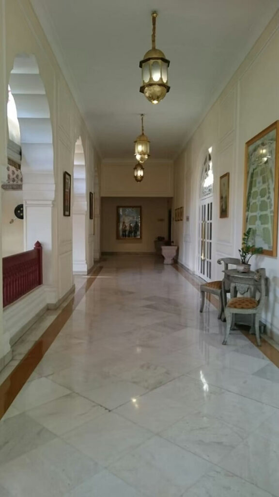 インドのジャイ マハル パレス ホテル (Jai Mahal Palace Hotel)の様子
