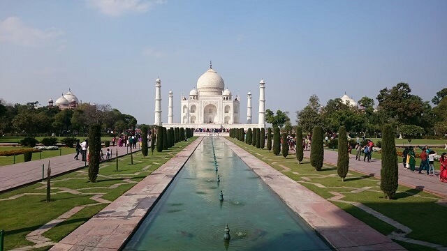 インドのタージ・マハル（Taj Mahal）の墓廟（ぼびょう）
