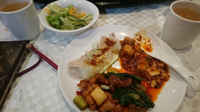 巴国布衣(パークオブーイー)で食べた夕食の四川料理