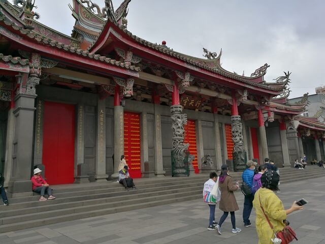 台湾の行天宮(ぎょうてんぐう)