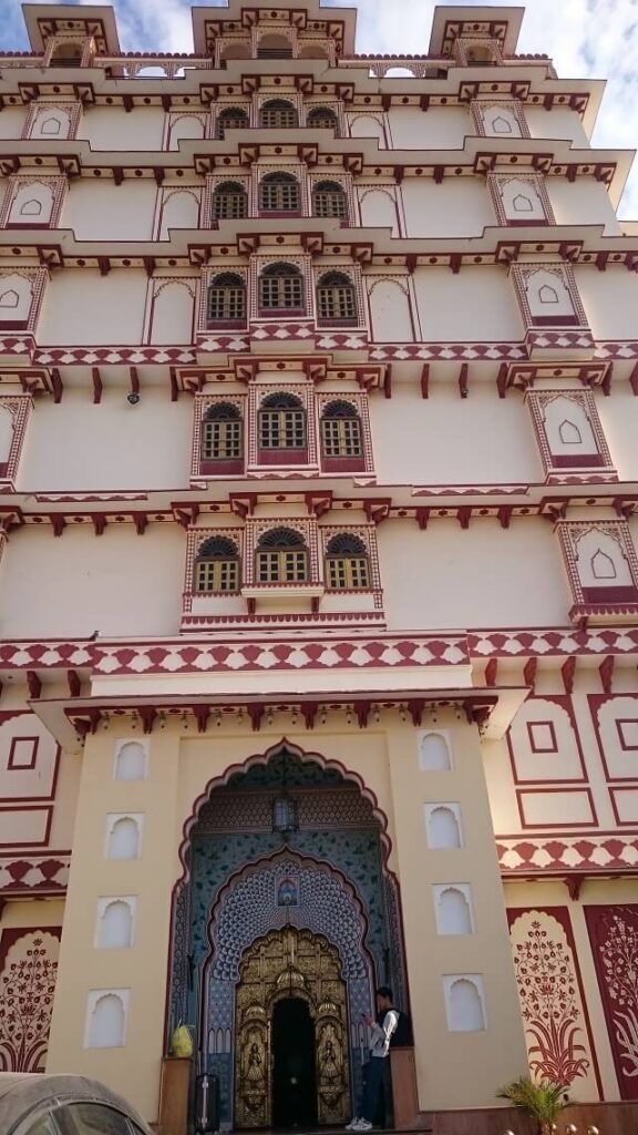 インドのジャイプールにあるウメイド ハベリ ホテル アンド リゾーツ(Umaid Haveli Hotel and Resorts)の外観
