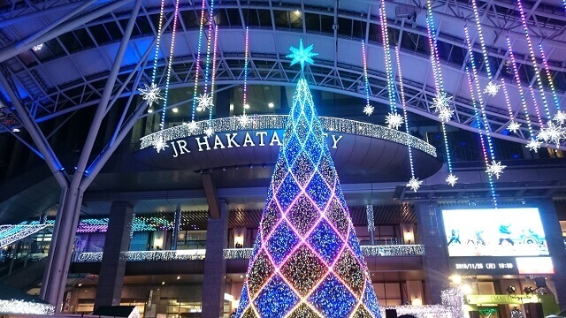 JR博多駅前のライトアップ