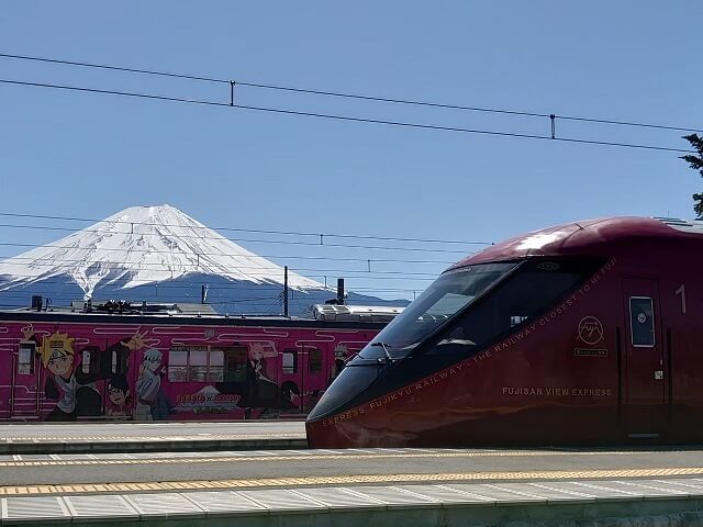 富士急河口湖駅から望む富士山