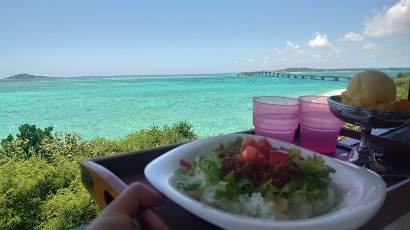 池間島にあるOHAMAテラスから見た海
