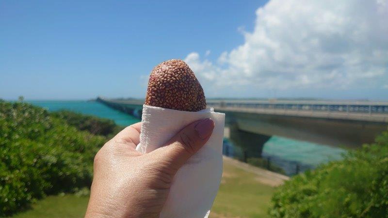 池間島の海美来（かいみーる）で食べた紅芋もち
