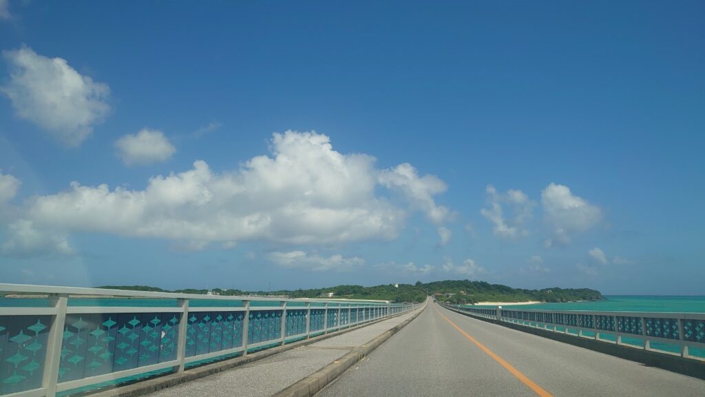 宮古島と池間島をつなぐ池間大橋