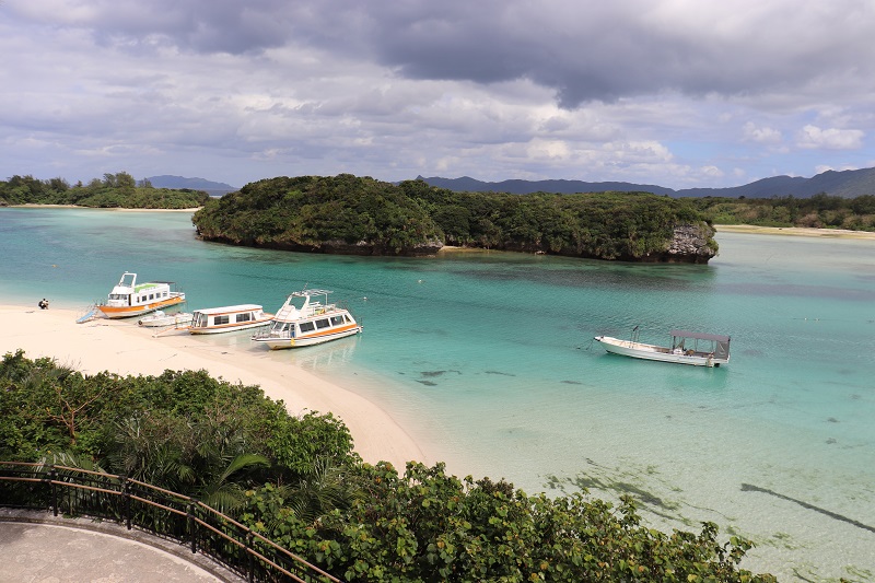 石垣島の川平湾の様子