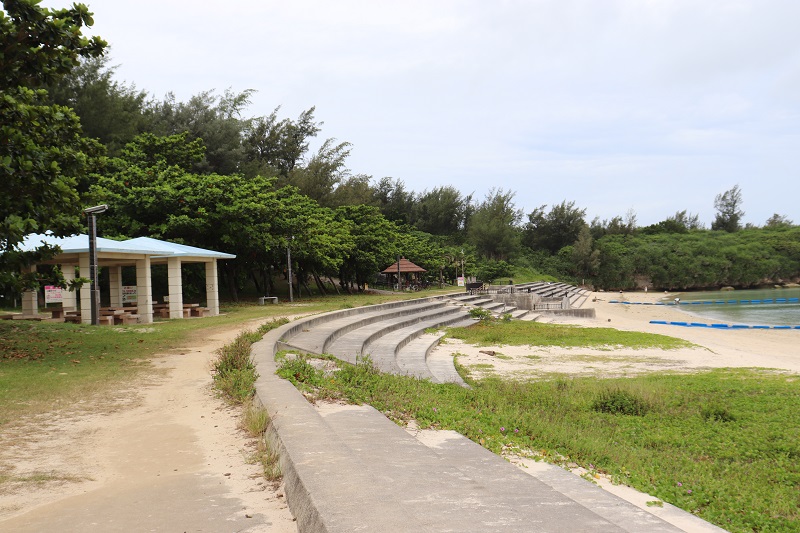 宮古島　パイナガマビーチの様子