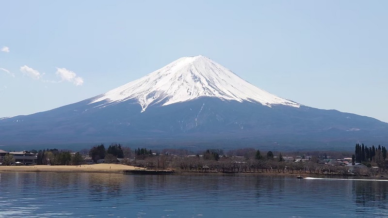 「河口湖 遊覧船」から見た富士山